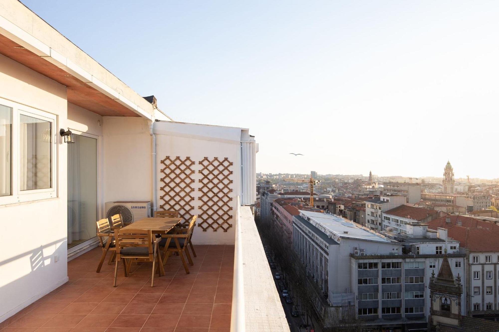 Lovelystay - Penthouse Balcony Apartment OOporto Exterior foto