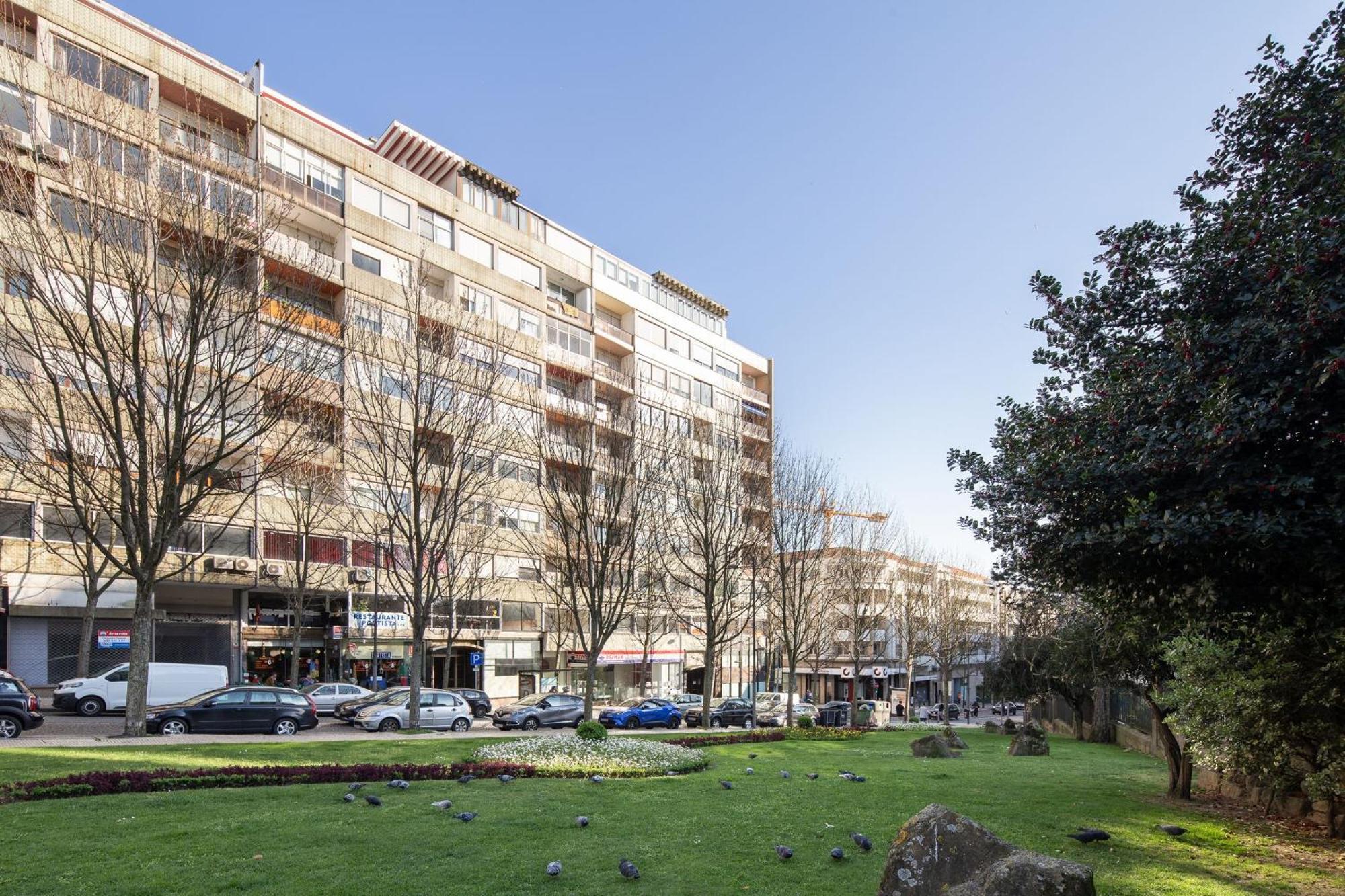 Lovelystay - Penthouse Balcony Apartment OOporto Exterior foto